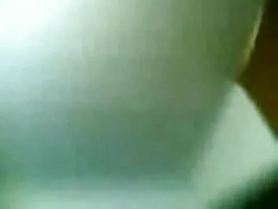 ឆ្កេញី​ថៃ​ក្តៅ​រន្ធ​គូថ​